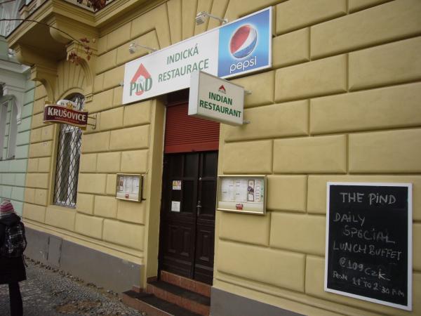 Vchod do Indické restaurace The Pind